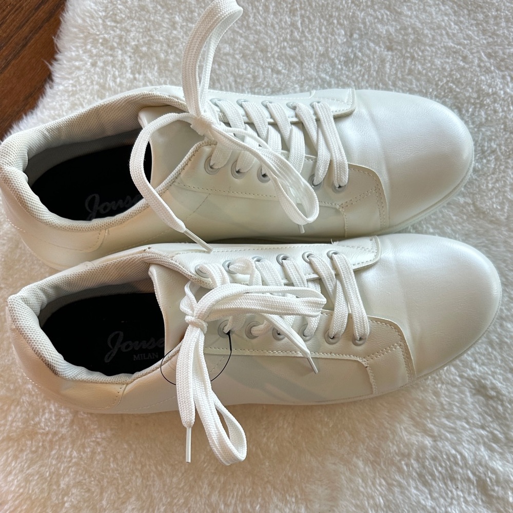 Nwot. Jensen Milan sneakers
